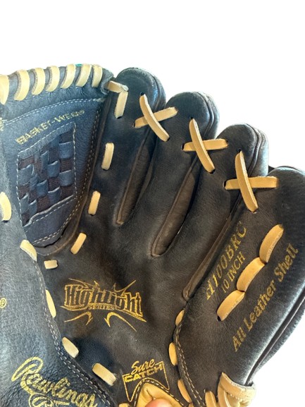 Rawlings Highlight Series 10-Inch Youth Baseball Glove photo 2